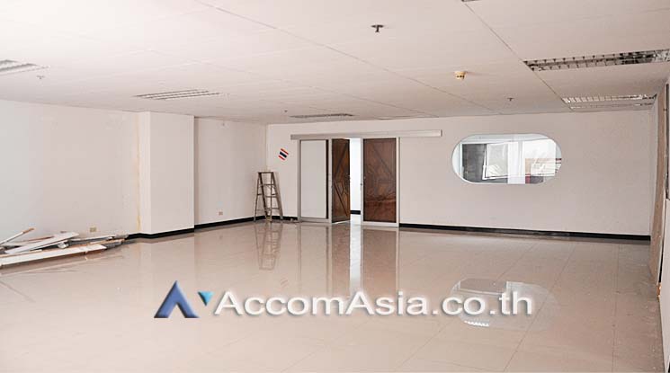 5  Office Space For Rent in Silom ,Bangkok BTS Saint Louis - BTS Surasak at S&B TOWER AA10476